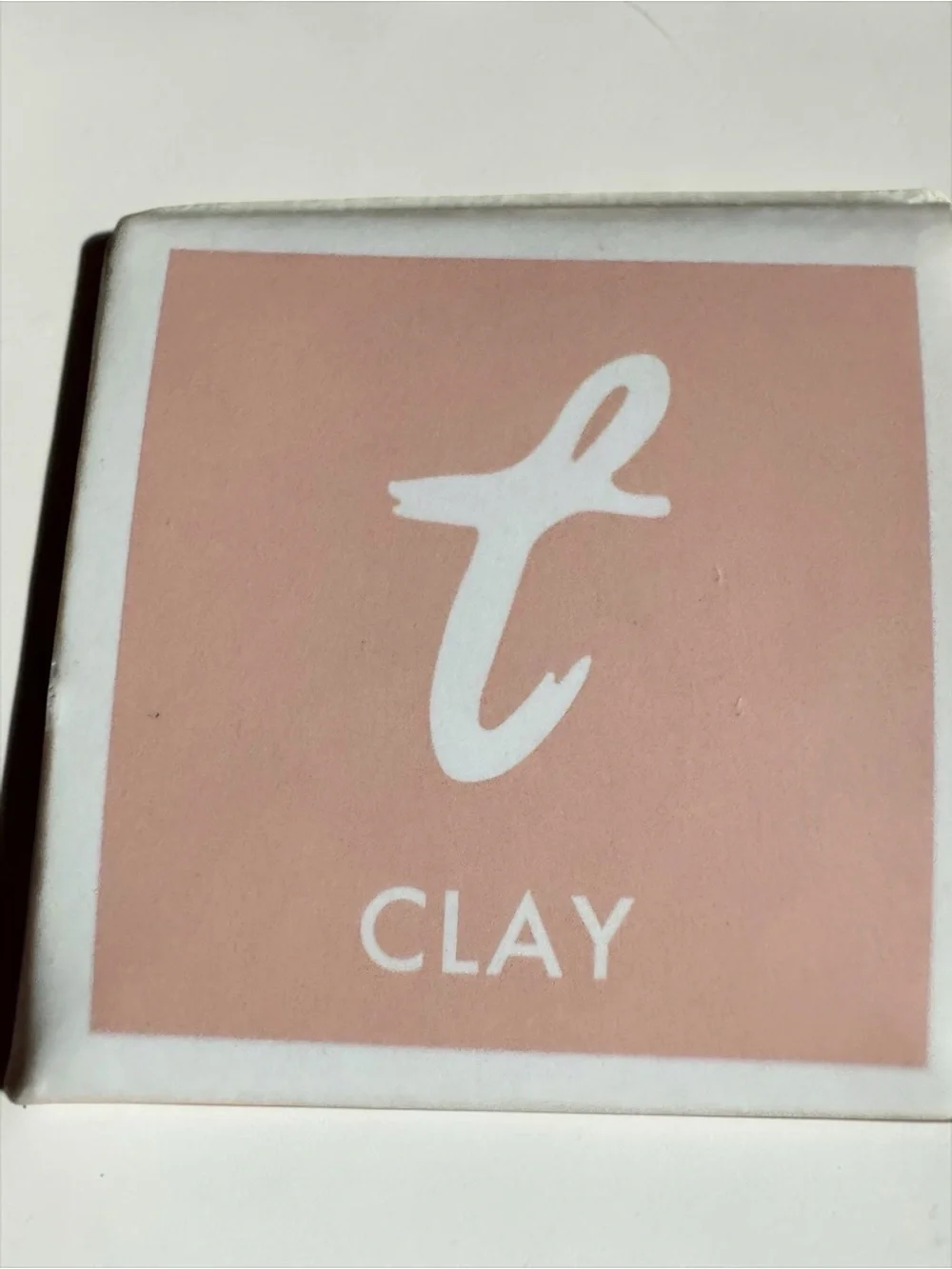 trèStiQue 2-in-1 Refillable Concealer + Blending Sponge in Clay